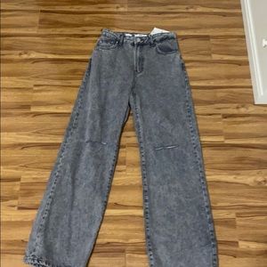 Grayish ripped boyfriend jeans